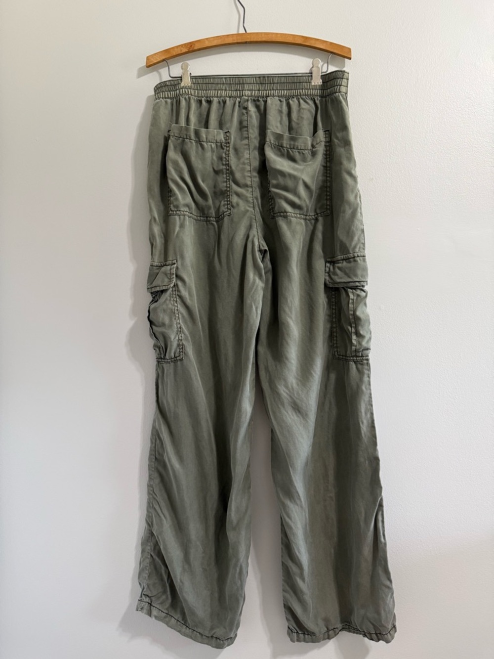 Sanctuary Sophia Wide-Leg Cargo Pants in Olive Green 100% Lyocell - Picture 3 of 4